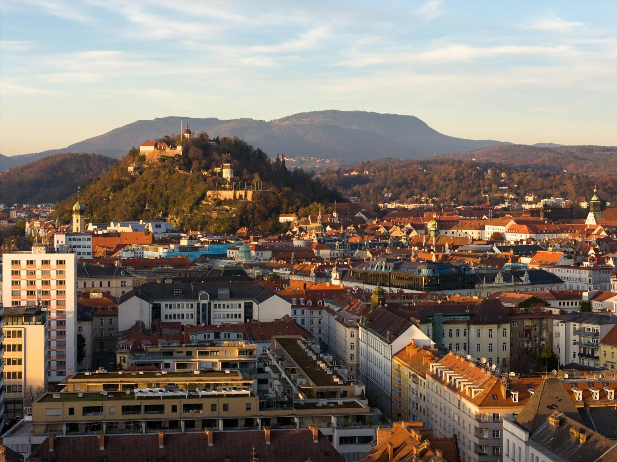 Weekends - & Cozy, Free Parking & Walk To Old Town - - Kunsthaus * Graz